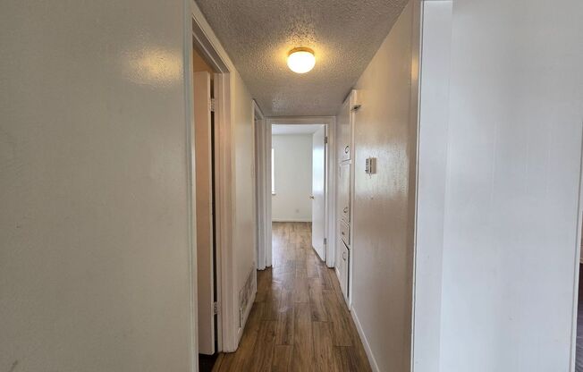 2 beds, 1 bath, $695, Unit 1701 Kirk Avenue - 3