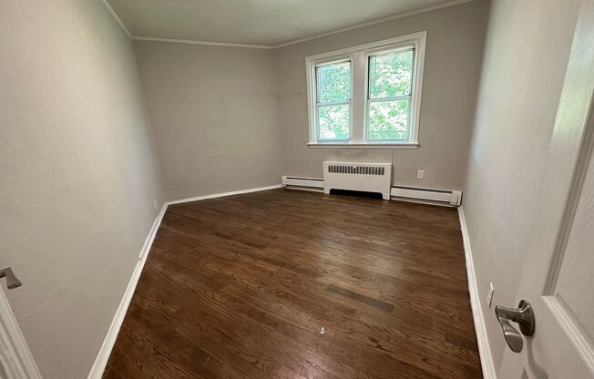 3 beds, 2 baths, 1,400 sqft, $1,750, Unit Unit 3-B