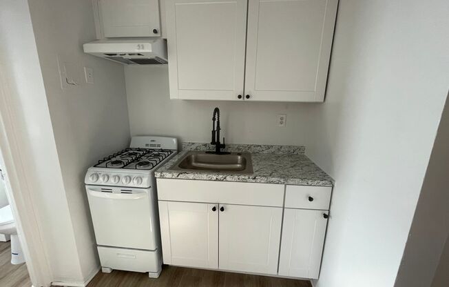 1 bed, 1 bath, 650 sqft, $1,385, Unit 76-C3