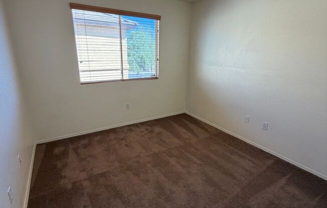 3 beds, 2.5 baths, $1,900