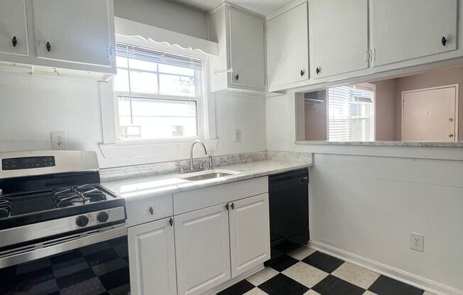 1 bed, 1 bath, 750 sqft, $1,725, Unit 282-03