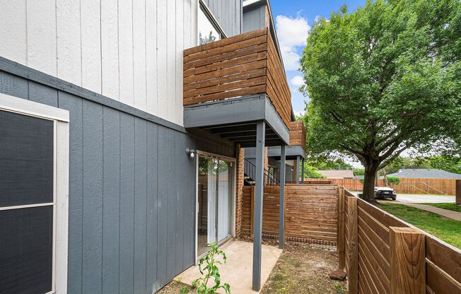 2 beds, 1 bath, 743 sqft, $1,430, Unit 25