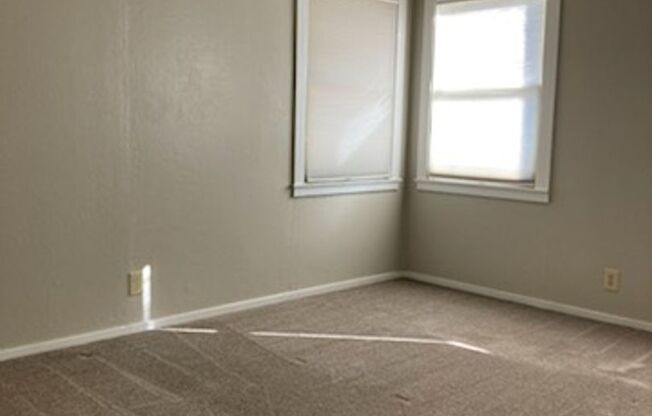 2 beds, 1 bath, $2,700