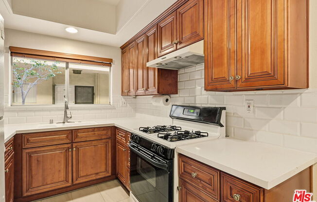 1818 Pelham Ave Unit 206