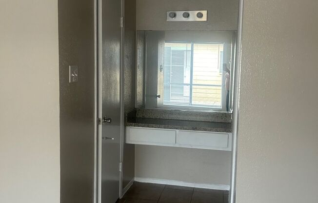 2 beds, 2 baths, 1,000 sqft, $1,725, Unit 3-1631-B
