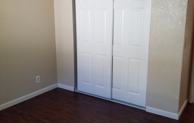 2 beds, 1 bath, 850 sqft, $1,300, Unit Unit 3