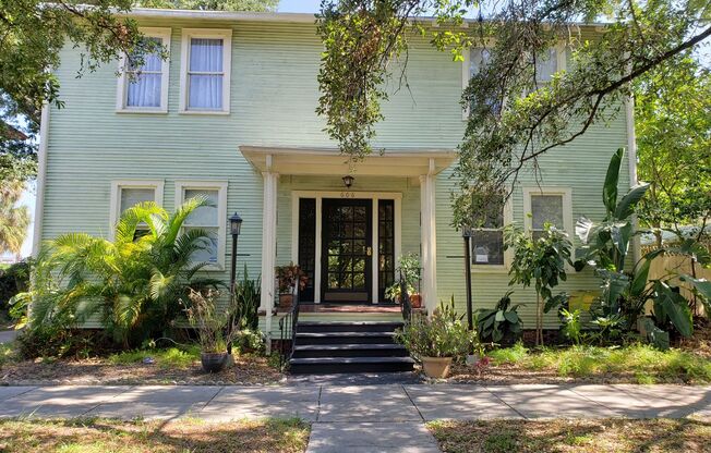 606 W. Azeele St