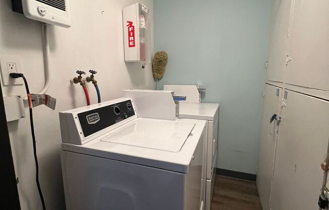 1 bed, 1 bath, $2,095, Unit #403