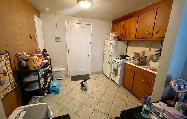 1709 E Park Pl