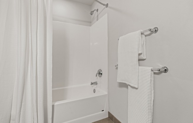 Apartments in Downtown Madison, Wisconsin. Domain Apartments offers luxury studio, 1 bedroom, 1 bedroom + Den, and 2 bedroom apartments.