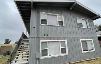 824 S 47 ST