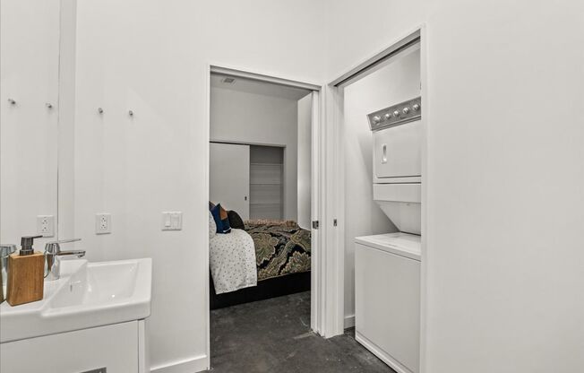 Studio, 1 bath, 600 sqft, $1,895, Unit 208