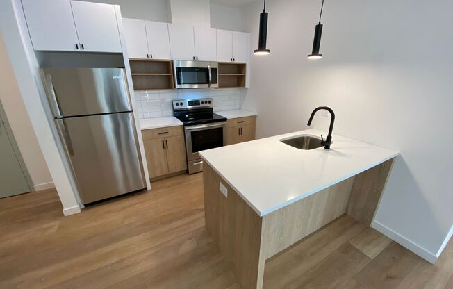 2 beds, 1 bath, 765 sqft, $2,900, Unit The Elm - 203