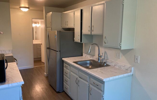 3 beds, 2 baths, 1,131 sqft, $2,895, Unit 201