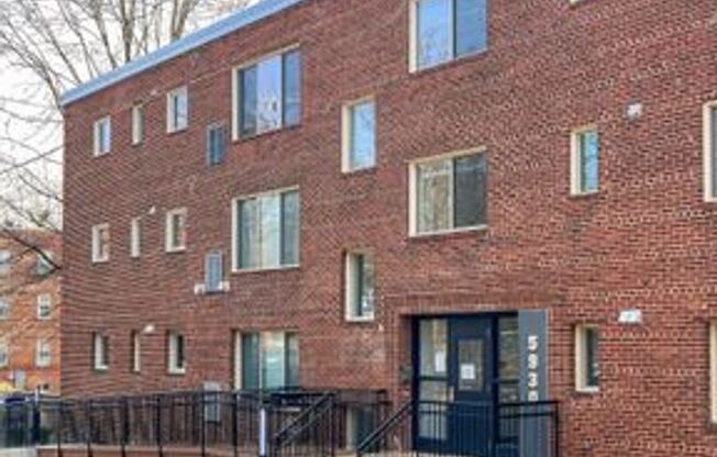 2 beds, 1 bath, 603 sqft, $1,800, Unit 5930-LL4
