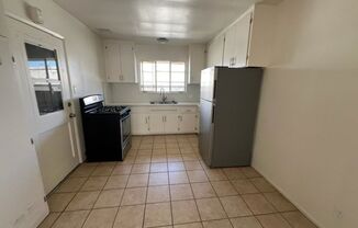 2 beds, 1 bath, $2,450, Unit 4132 1/2