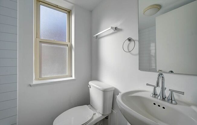 1 bed, 1 bath, $1,745, Unit 7A