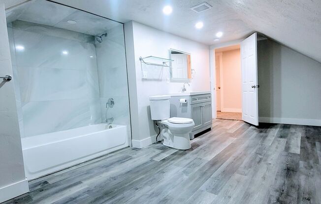 4 beds, 3 baths, $2,695