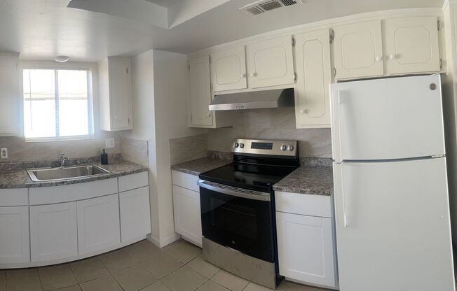 124 E Amador Ave