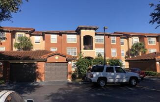5572 METROWEST BLVD