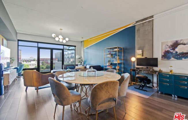 1 bed, 2 baths, 1,200 sqft, $3,495, Unit 716