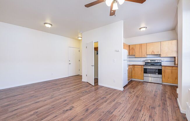 Studio, 1 bath, 400 sqft, $1,295, Unit C07