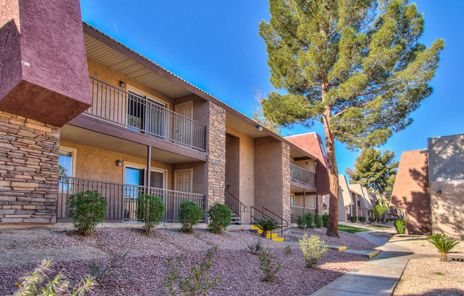 Spacious 2 Bedroom 1 Bathroom Condo in GUARD GATED community of Bella Vita with ALL appliances included!!
