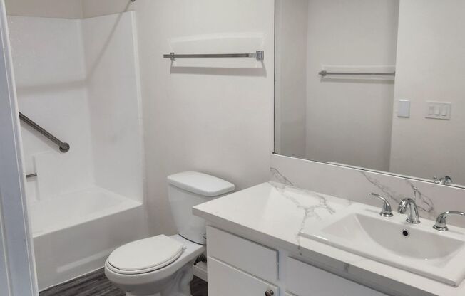 1 bed, 1 bath, 725 sqft, $1,995, Unit 215