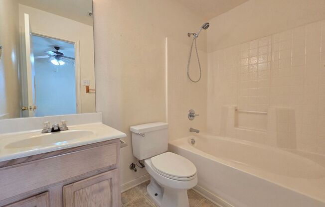 3 beds, 2 baths, $850, Unit 2309 Terrace Drive - Unit D