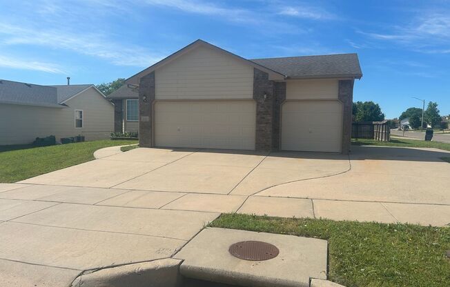 3 Bedroom Home with Finished Basement - Close to Mcconnell AFB