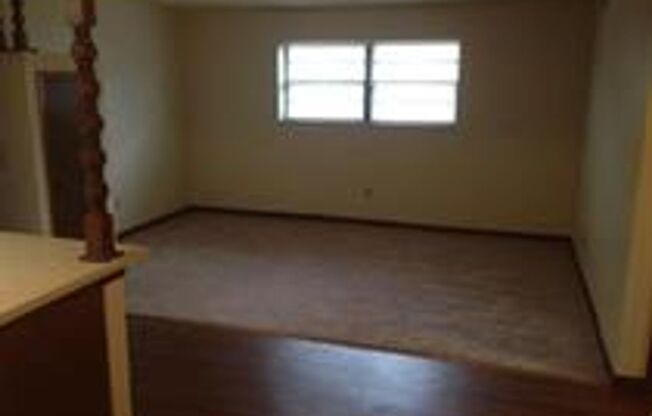 2 beds, 1 bath, $775