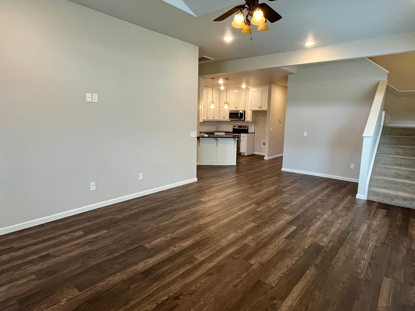Large 3 Bed, 2 Bath in Beautifully Well-Maintained Neighborhood