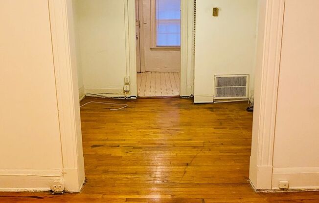 1 bed, 1 bath, $1,195, Unit Apt. A