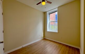 2 beds, 1 bath, 913 sqft, $1,399, Unit 411 Unit 204