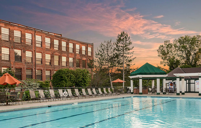 Outdoor pool | Bigelow Commons