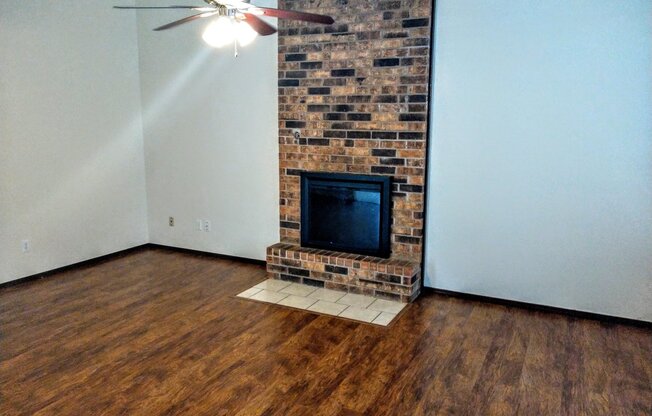 Move in Special!! 3 Bed, 2 bath, 2 car garage home - Noble, OK