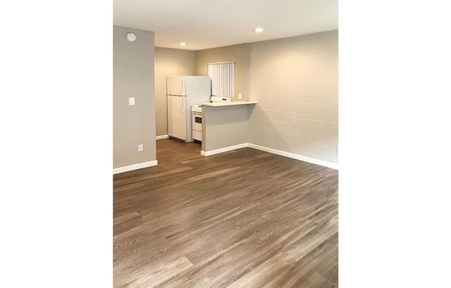 Studio, 1 bath, 419 sqft, $949, Unit 45