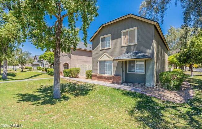 2327 W DESIREE