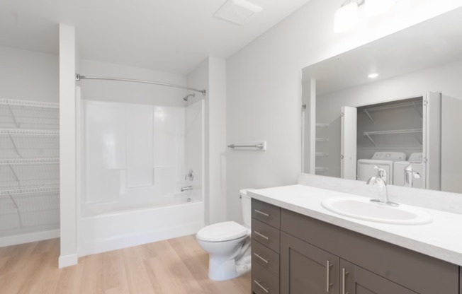 1 bed, 1 bath, 840 sqft, $1,475, Unit B205