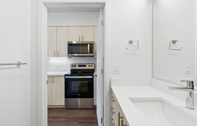 Studio, 1 bath, 415 sqft, $1,195, Unit 103