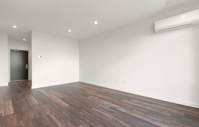 Studio, 1 bath, 459 sqft, $2,045, Unit 604