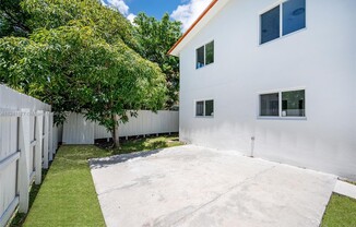 3601 SW 2 ST