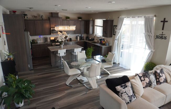 2 Story Corner Lot Home for Lease in Kennedy Farms in Ridgefield - 4201 S. Willow Dr