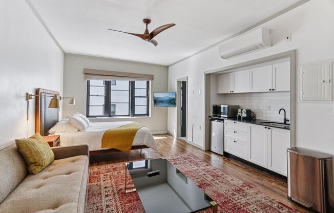 Studio, 1 bath, 300 sqft, $1,750, Unit 414H