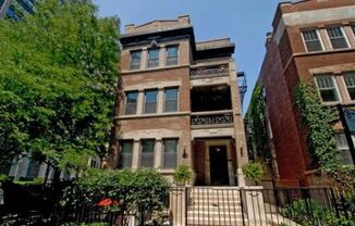 East Lincoln Park 2 Bed, 1 Bath Residence