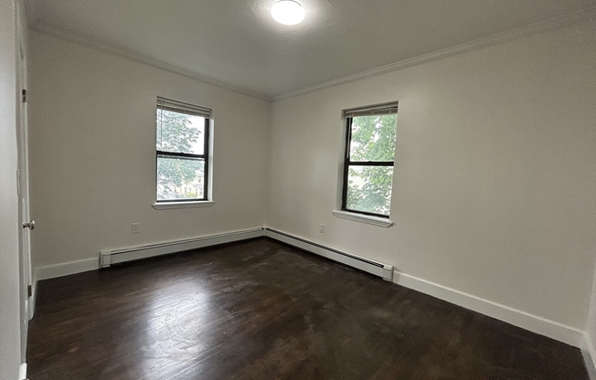2 beds, 1 bath, 800 sqft, $2,475, Unit 4