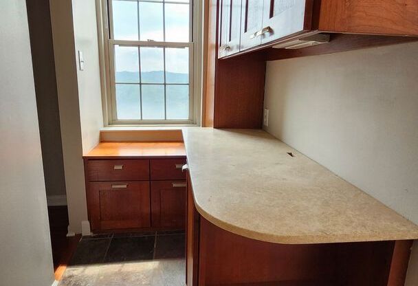 2 beds, 2 baths, $2,250, Unit #1105