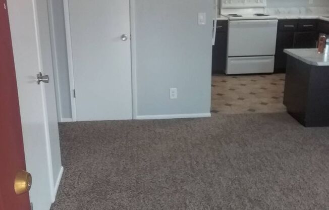 2 beds, 1 bath, 800 sqft, $1,045, Unit Unit 16