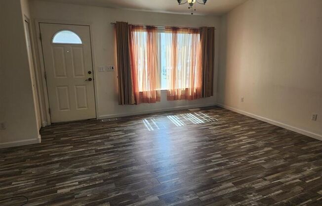 Three Bedroom - Low maintenance, west-end, living!