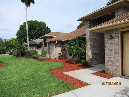 Charming Home in Spruce Creek Fly In!